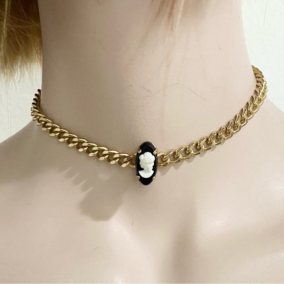 Vintage Unsigned Victorian Lady Cameo Choker Necklace - Picture 2 of 16